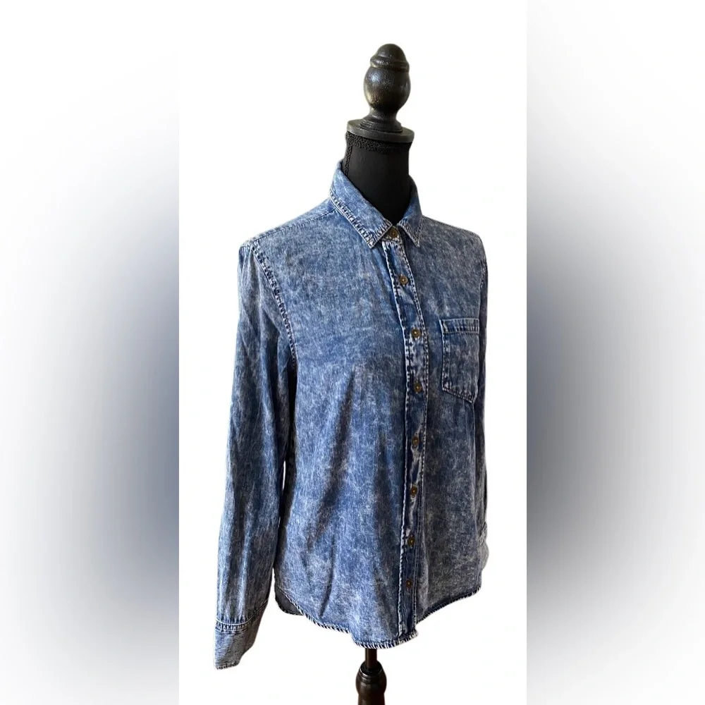 Mudd: Blue Washed Denim Button Down Shirt - Picture 7 of 17